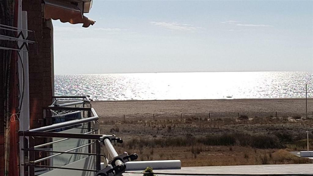 Apartamento Playa Mar Castelldefels Eksteriør billede